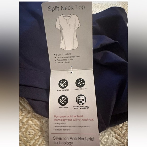NWT Climate Right by Cuddl Duds Navy Scrub Top Size 2X Ion Anti-Bacterial Tech - Picture 6 of 9